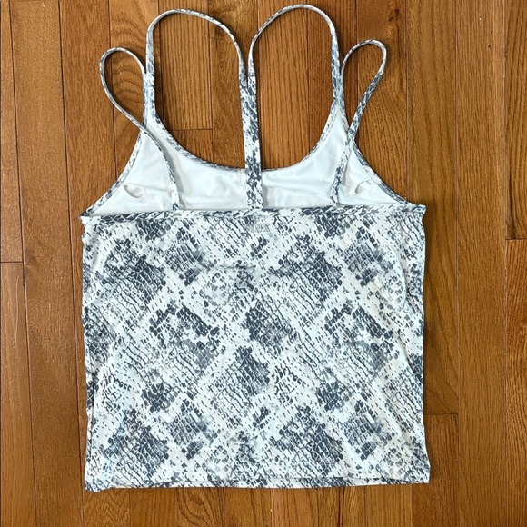 Victorias Secret Athletic Workout Top Size Large Animal Print - Picture 7 of 8